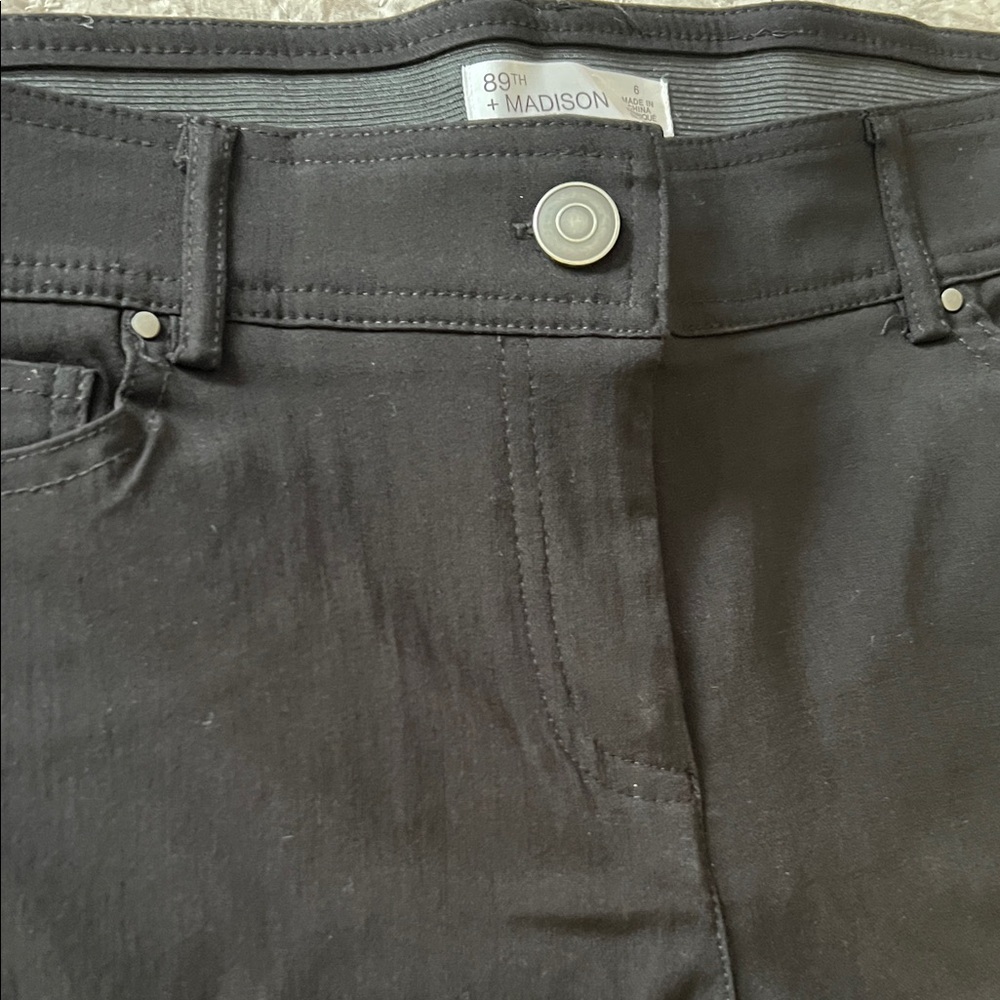 89th & Madison Super Cute Classic Black Pants - Straight Leg Style Size 6 NWT - Picture 3 of 5